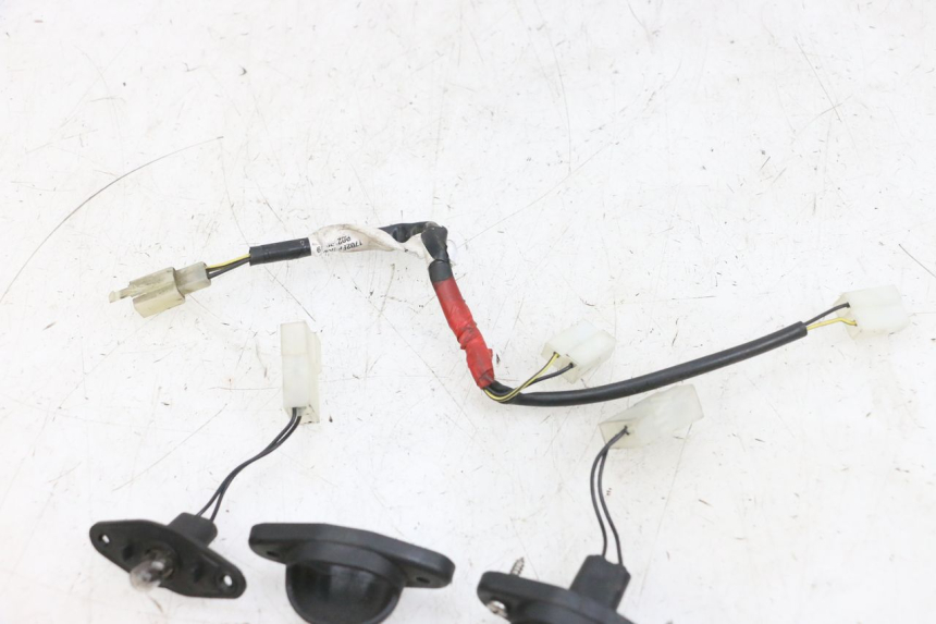 photo de LUZ MATRICULA PIAGGIO MP3 500 (2016 - 2018) - Otra perspectiva