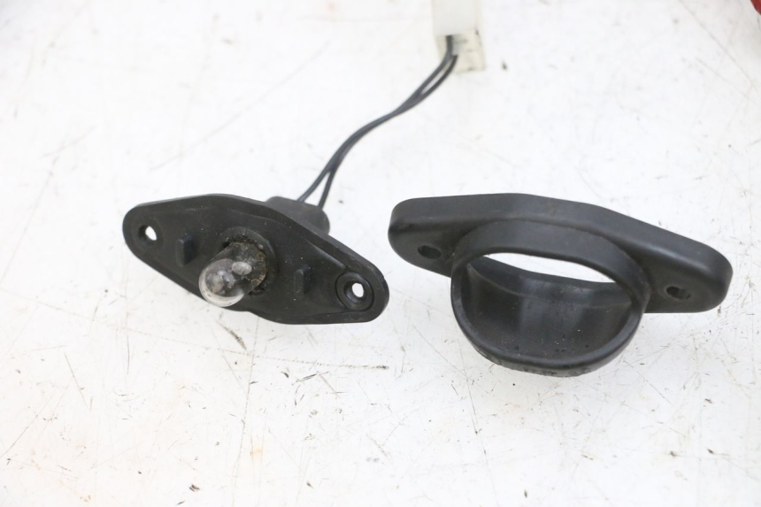 photo de LUZ MATRICULA PIAGGIO MP3 500 (2016 - 2018) - Primer plano técnico