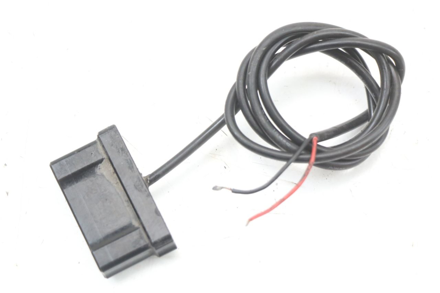 photo de LUZ MATRICULA KAWASAKI NINJA 400 (2018 - 2023) - Detalles de los puntos de fijación