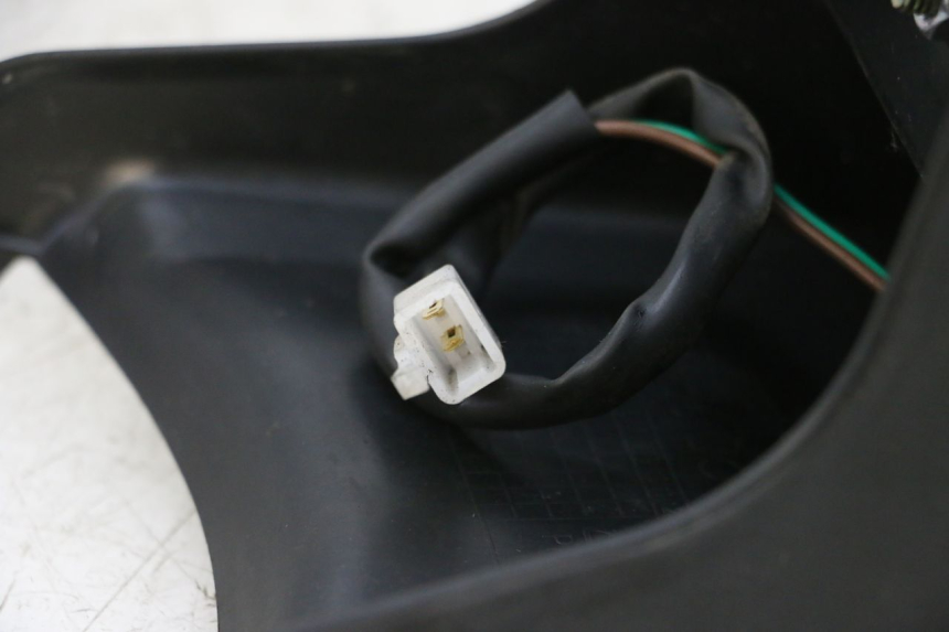 photo de LUZ MATRICULA JM MOTORS SANTANA 50 (2014 - 2023) - Zoom estado de uso