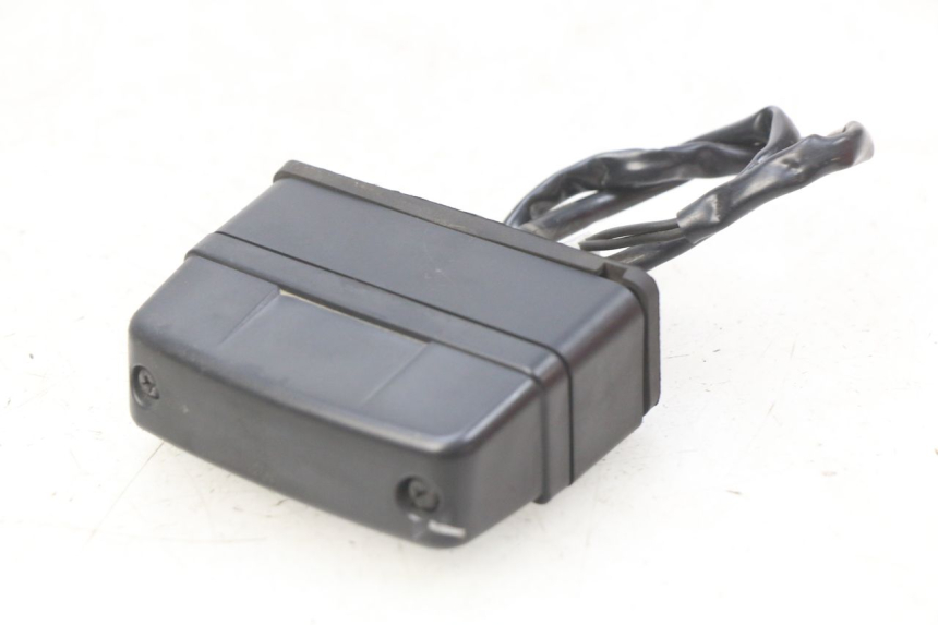 photo de ILUMINACIóN DE MATRíCULA SUZUKI SIXTEEN 125 (2008 - 2010) - Zoom estado de uso