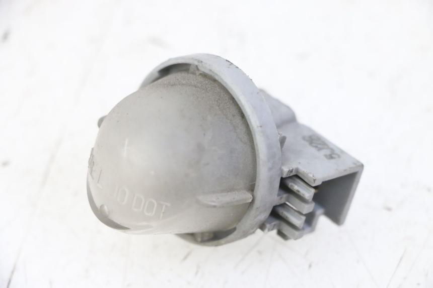 photo de LUZ MATRICULA SUZUKI UH BURGMAN 125 (2002 - 2006) - Otra perspectiva