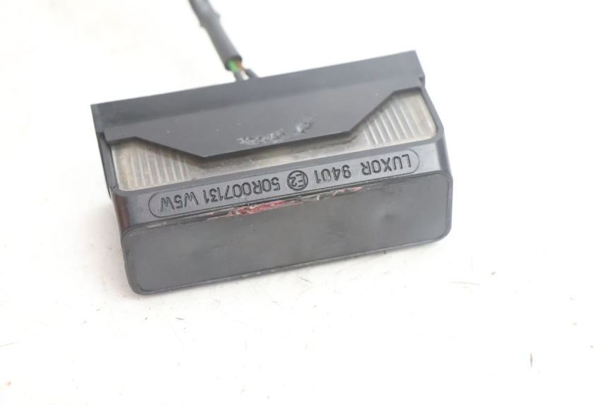 photo de LUZ MATRICULA PEUGEOT VIVACITY 100 (1999 - 2008) - Zoom estado de uso