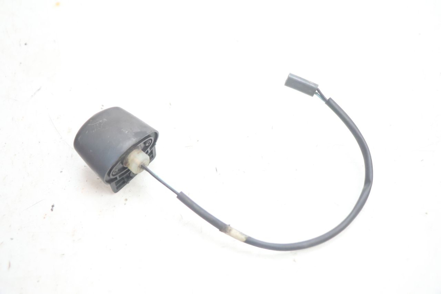 photo de LUZ MATRICULA YAMAHA YP MAJESTY 125 (2002 - 2006) - Detalles de los puntos de fijación