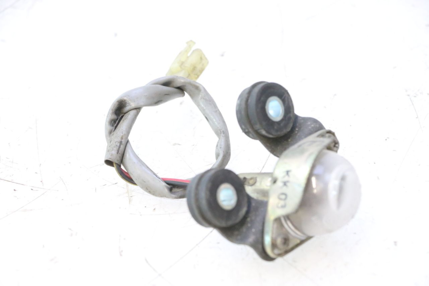 photo de LUZ MATRICULA KAWASAKI ZZR 600 (1995 - 2004) - Zoom estado de uso