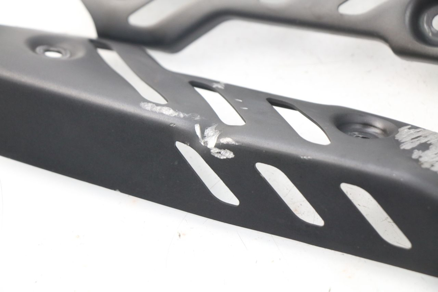 photo de RADIADOR CUBIERTA MV AGUSTA BRUTALE R WALLY 910 (2008 - 2008) - Zoom estado de uso