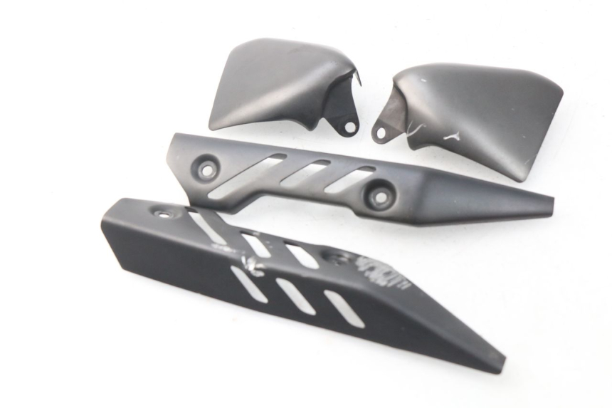 photo de RADIADOR CUBIERTA MV AGUSTA BRUTALE R WALLY 910 (2008 - 2008) - Otra perspectiva