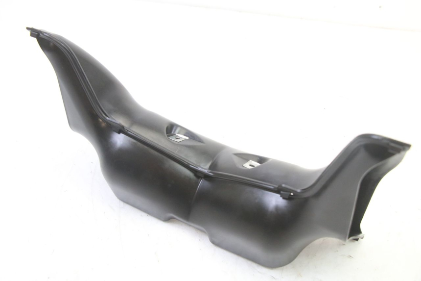 photo de RADIADOR CUBIERTA PIAGGIO NRG POWER PUREJET 50 (2018 - 2021) - Primer plano técnico