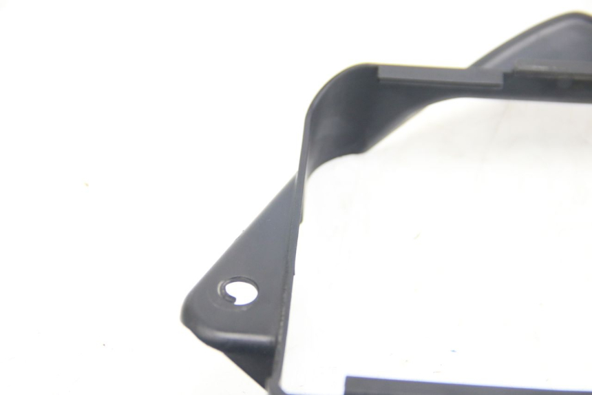 photo de TAPA DEL RADIADOR SUZUKI SIXTEEN 125 (2008 - 2010) - Vista general del producto