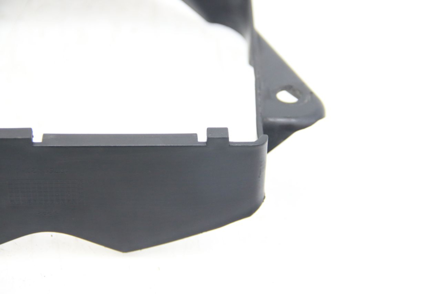 photo de TAPA DEL RADIADOR SUZUKI SIXTEEN 125 (2008 - 2010) - Estado de la superficie y material