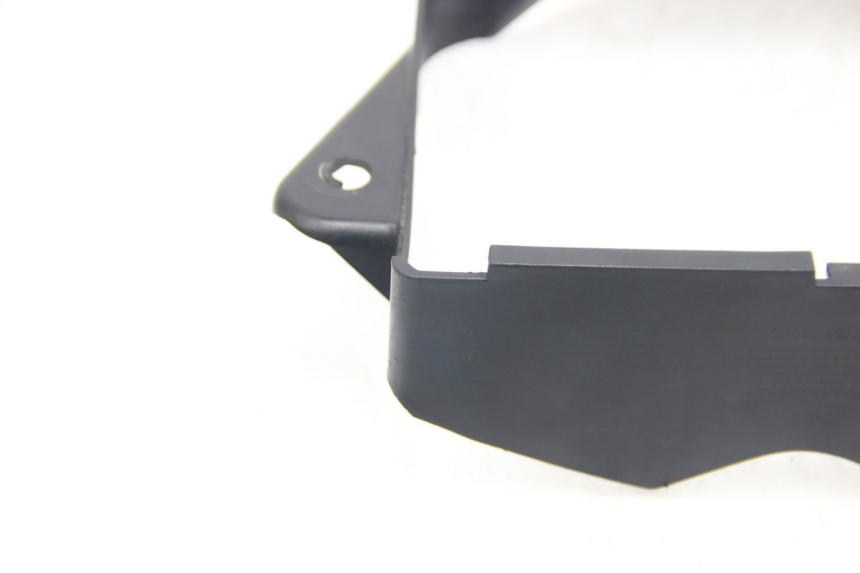 photo de TAPA DEL RADIADOR SUZUKI SIXTEEN 125 (2008 - 2010) - Recambio usado revisado