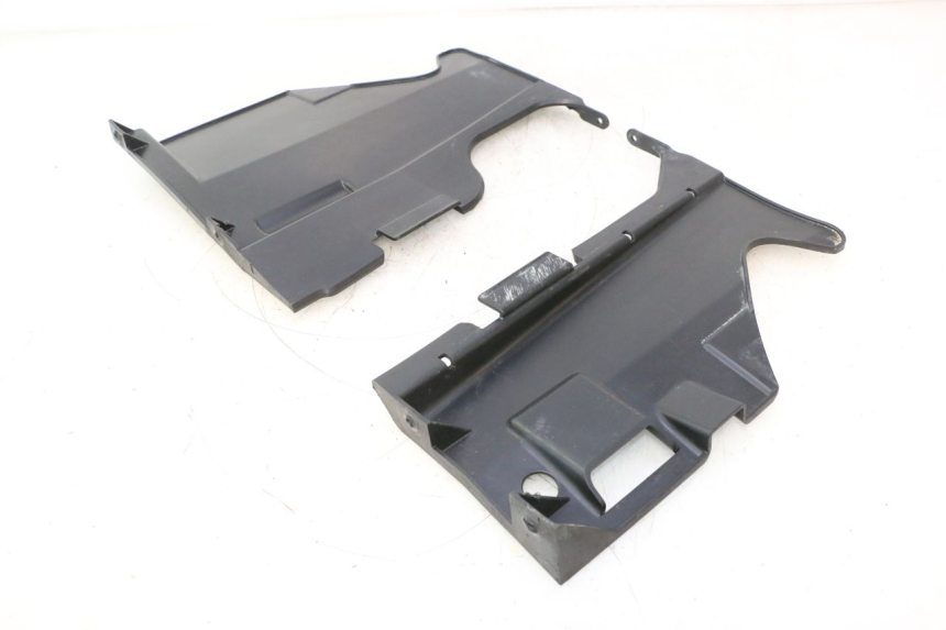 photo de RADIADOR CUBIERTA CAN-AM SPYDER RS 1000 (2008 - 2012) - Vista general del producto