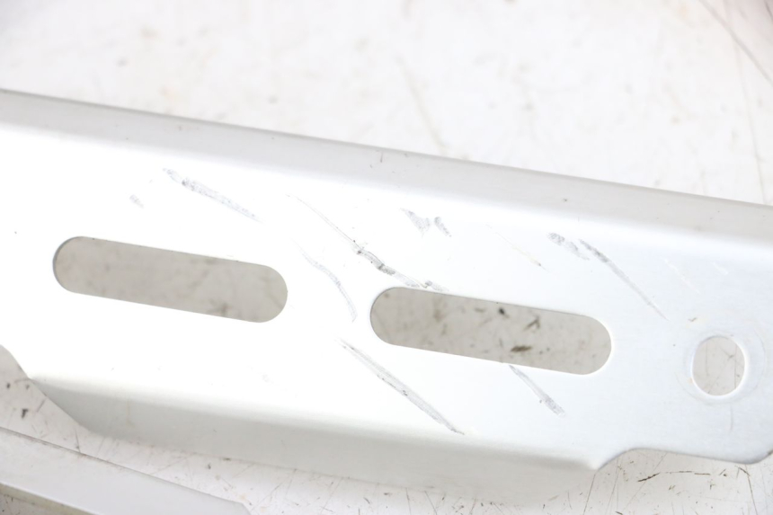 photo de TAPA DEL RADIADOR SUZUKI SV N 650 (1999 - 2002) - Zoom estado de uso