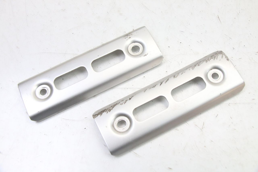 photo de RADIADOR CUBIERTA YAMAHA FZS FAZER 600 (2001 - 2003) - Otra perspectiva