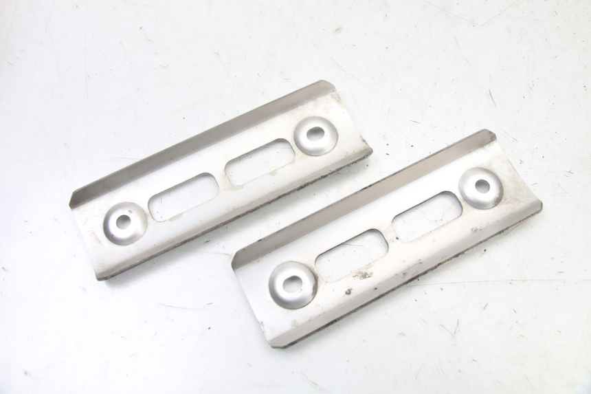 photo de RADIADOR CUBIERTA YAMAHA FZS FAZER 600 (2001 - 2003) - Primer plano técnico