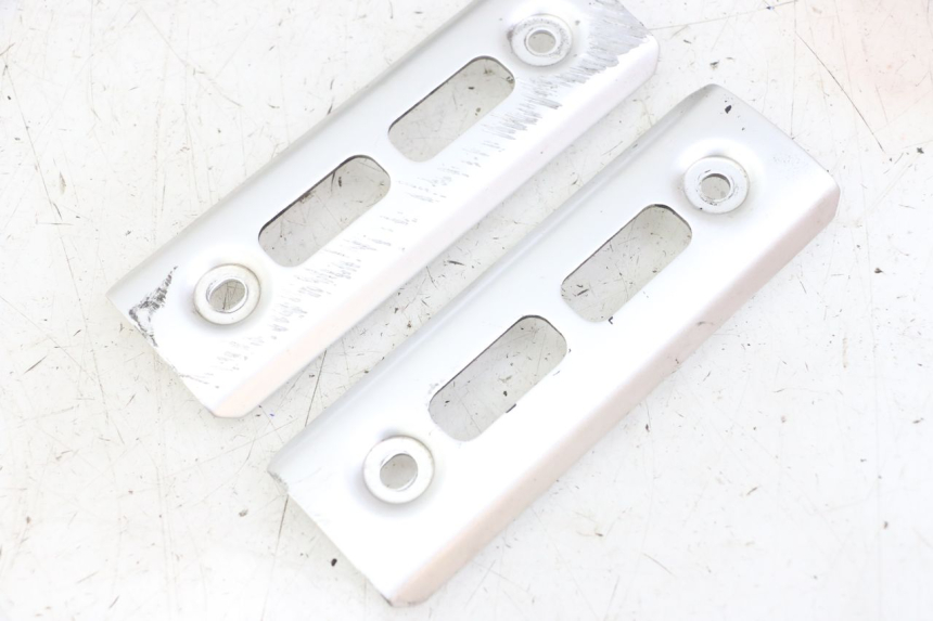 photo de RADIADOR CUBIERTA YAMAHA FZS FAZER 600 (2001 - 2003) - Primer plano técnico