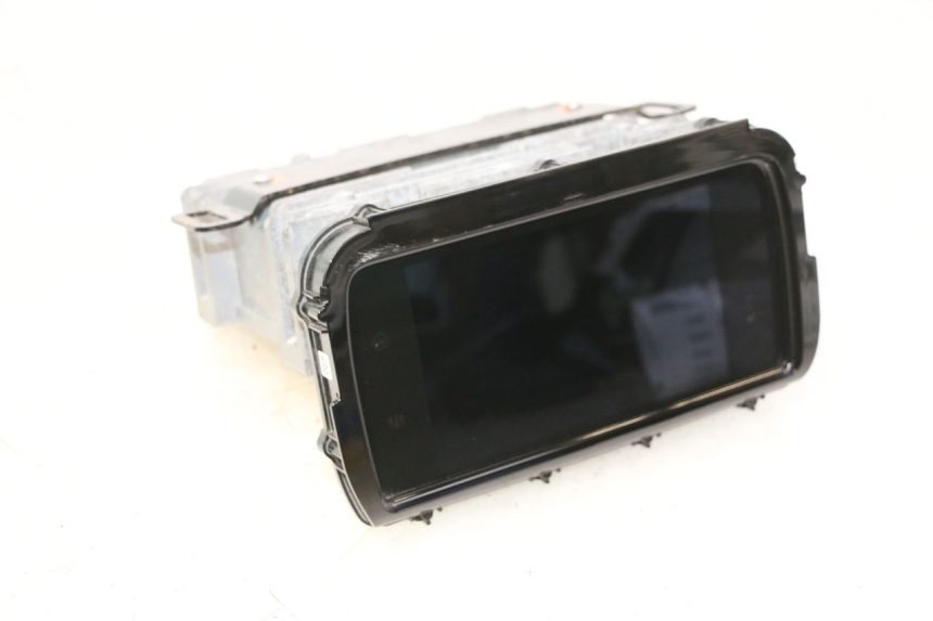 photo de PANTALLA MULTIMEDIA HARLEY DAVIDSON ROAD GLIDE FLTRXSE 1920 (2018 - 2022) - Estado de la superficie y material