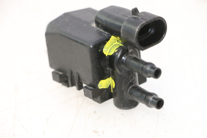 photo de ELECTROVÁLVULA CANISTER HARLEY DAVIDSON ROAD GLIDE FLTRXSE 1920 (2018 - 2022) - Primer plano técnico