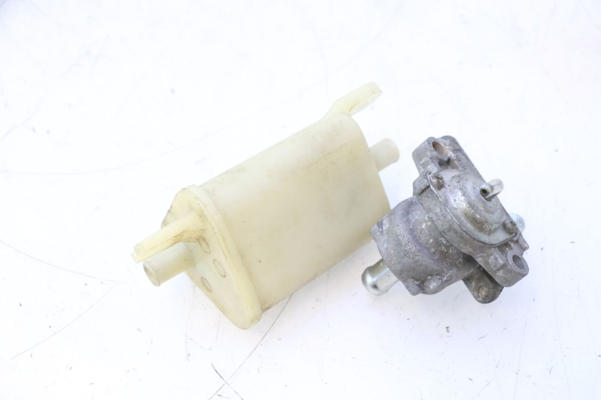 photo de ELECTROVÁLVULA CANISTER YAMAHA YP MAJESTY 125 (2007 - 2010) - Detalle de la pieza
