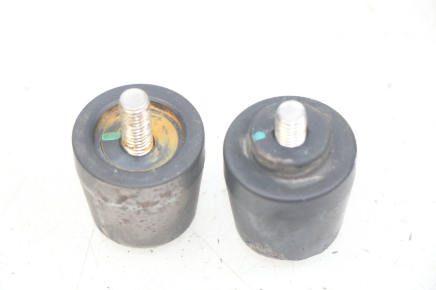 photo de PUNTA DE MANILLAR KYMCO AGILITY 16+ 4T 50 (2018 - 2023) - Detalle de la pieza