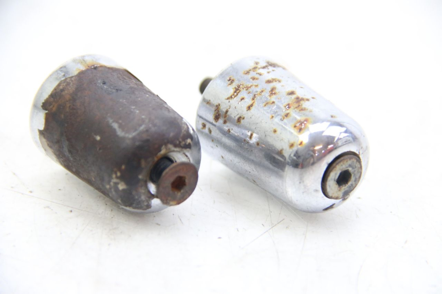 photo de PUNTA DE MANILLAR APRILIA ATLANTIC 500 (2002 - 2003) - Detalle de la pieza