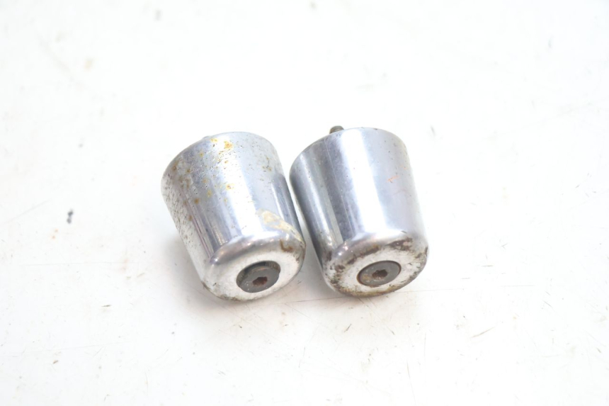 photo de PUNTA DE MANILLAR GILERA GP 800 (2007 - 2013) - Primer plano técnico