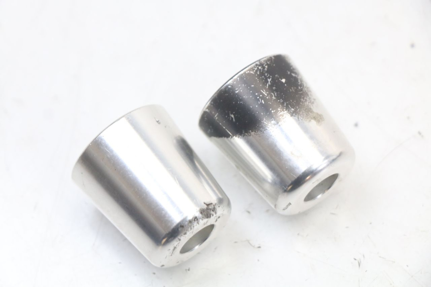 photo de EXTREMOS MANILLAR SUZUKI GSR 750 (2011 - 2017) - Zoom estado de uso