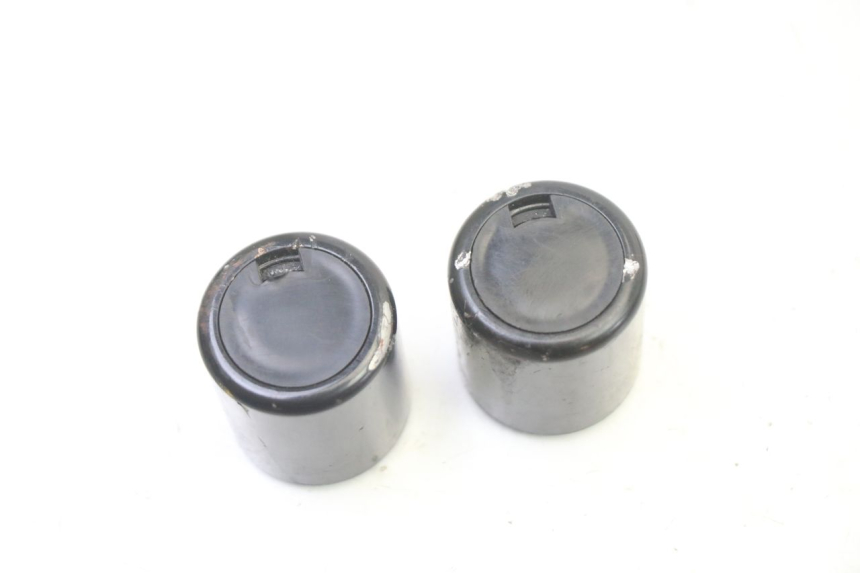 photo de EXTREMOS MANILLAR SUZUKI GSR 750 (2011 - 2017) - Detalle de la pieza