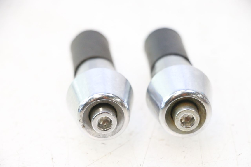 photo de EXTREMOS MANILLAR PEUGEOT KISBEE 4T 50 (2023 - 2026) - Detalle de la pieza