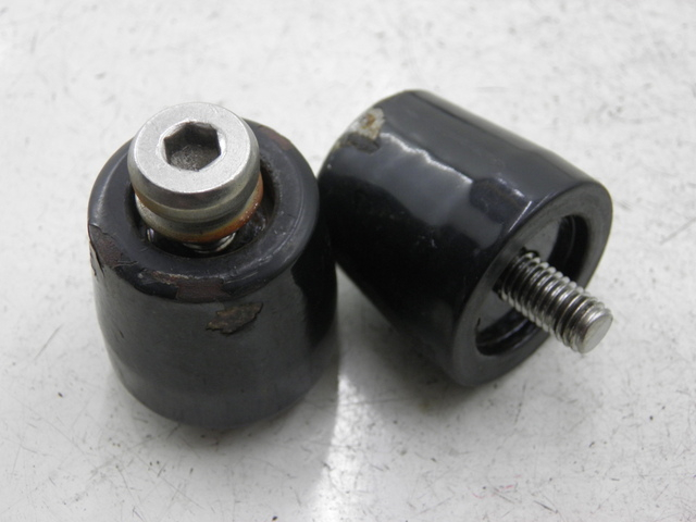 photo de EXTREMOS MANILLAR KYMCO AGILITY CITY 16P 125 (2015 - 2021) - Detalle de la pieza