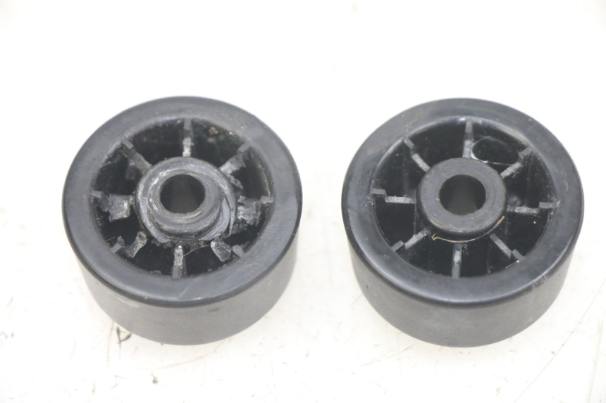 photo de PUNTA DE MANILLAR PIAGGIO MEDLEY 125 (2016 - 2023) - Detalle de la pieza