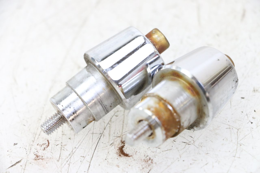 photo de EXTREMOS MANILLAR PEUGEOT SATELIS 125 (2013 - 2018) - Zoom estado de uso