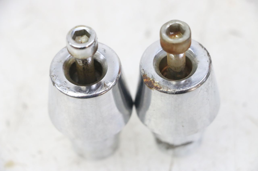 photo de EXTREMOS MANILLAR PEUGEOT SATELIS 125 (2013 - 2018) - Detalle de la pieza