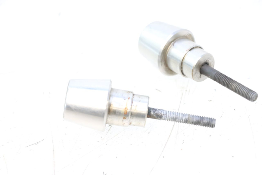 photo de PUNTA DE MANILLAR PEUGEOT SATELIS 125 (2006 - 2009) - Primer plano técnico