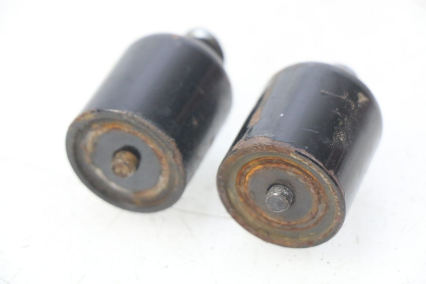 photo de PUNTA DE MANILLAR SUZUKI SIXTEEN 125 (2008 - 2010) - Detalle de la pieza