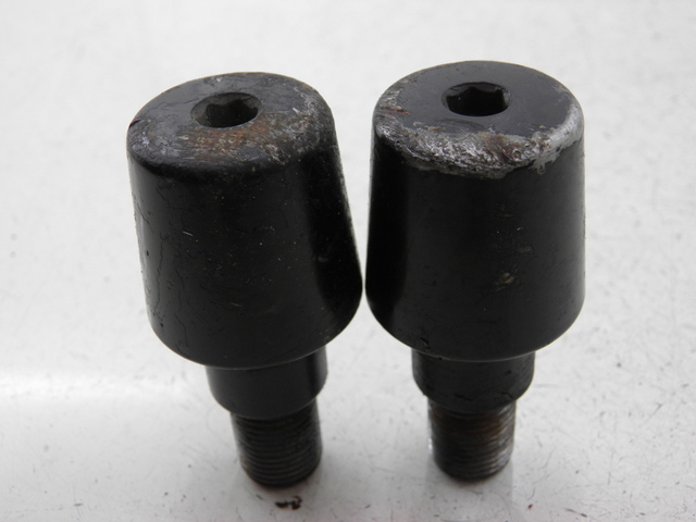 photo de EXTREMOS MANILLAR YAMAHA TDM 900 (2004 - 2006) - Zoom estado de uso