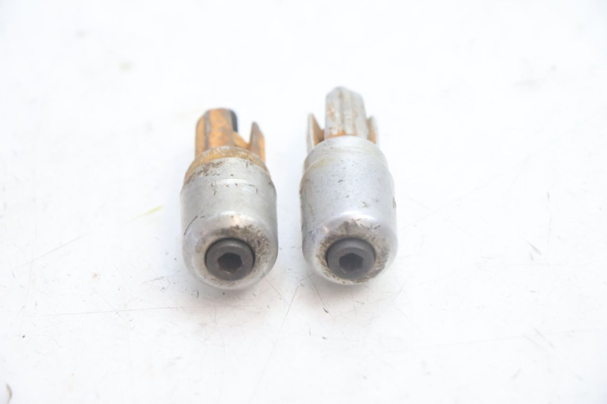 photo de PUNTA DE MANILLAR YAMAHA YP MAJESTY 125 (2002 - 2006) - Detalle de la pieza