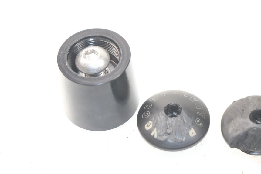 photo de EXTREMOS MANILLAR KAWASAKI Z Z900 900 (2017 - 2019) - Primer plano técnico