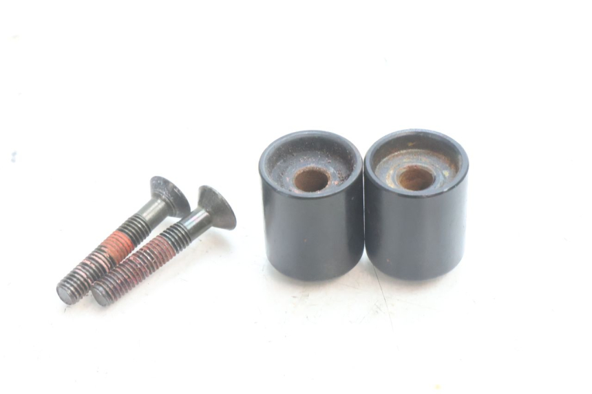 photo de PUNTA DE MANILLAR KAWASAKI ZZR 600 (1995 - 2004) - Primer plano técnico