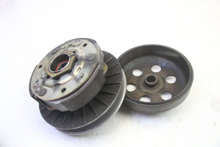 photo de EMBRAGUE QUADRO 4 4D 350 (2015 - 2018) - Vista principal