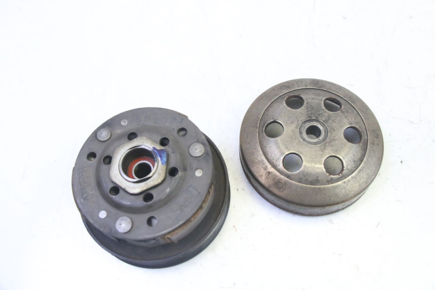 photo de EMBRAGUE KYMCO AGILITY 4T 50 (2005 - 2018) - Primer plano técnico