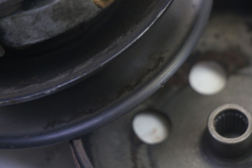 photo de EMBRAGUE KYMCO AGILITY 4T 50 (2005 - 2018) - Detalles de los puntos de fijación