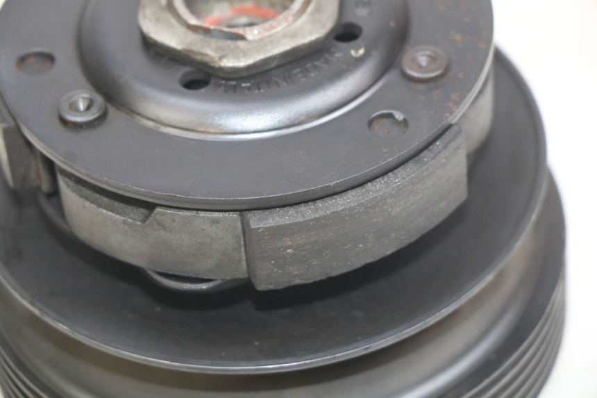 photo de EMBRAGUE KYMCO AGILITY NAKED RENOUVO 2T 50 (2011 - 2018) - Estado de la superficie y material