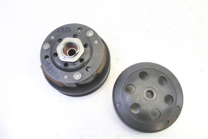 photo de EMBRAGUE KYMCO AGILITY NAKED RENOUVO 2T 50 (2011 - 2018) - Primer plano técnico