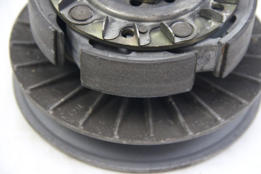 photo de EMBRAGUE APRILIA ATLANTIC 500 (2002 - 2003) - Primer plano técnico