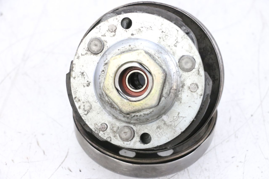 photo de EMBRAGUE MBK BOOSTER SPIRIT NAKED 50 (2004 - 2017) - Zoom sobre los componentes