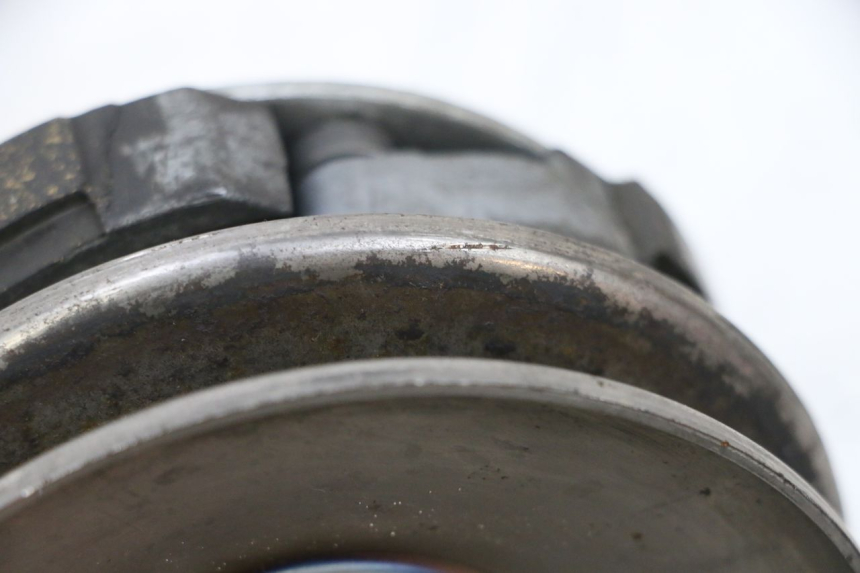 photo de EMBRAGUE MBK BOOSTER SPIRIT NAKED 50 (2004 - 2017) - Primer plano técnico