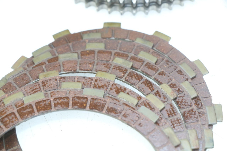 photo de EMBRAGUE ROYAL ENFIELD BULLET CLASSIC 500 (2017 - 2020) - Enfoque en la estructura