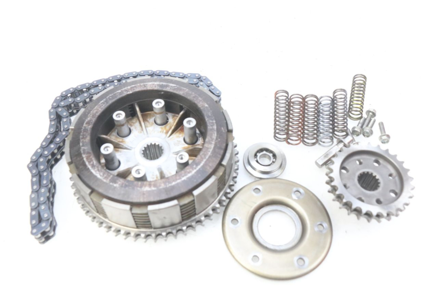 photo de EMBRAGUE ROYAL ENFIELD BULLET CLASSIC 500 (2017 - 2020) - Primer plano técnico