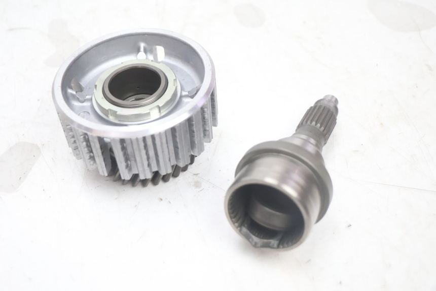 photo de EMBRAGUE SUZUKI BURGMAN EXECUTIVE ABS 650 (2006 - 2012) - Recambio usado revisado